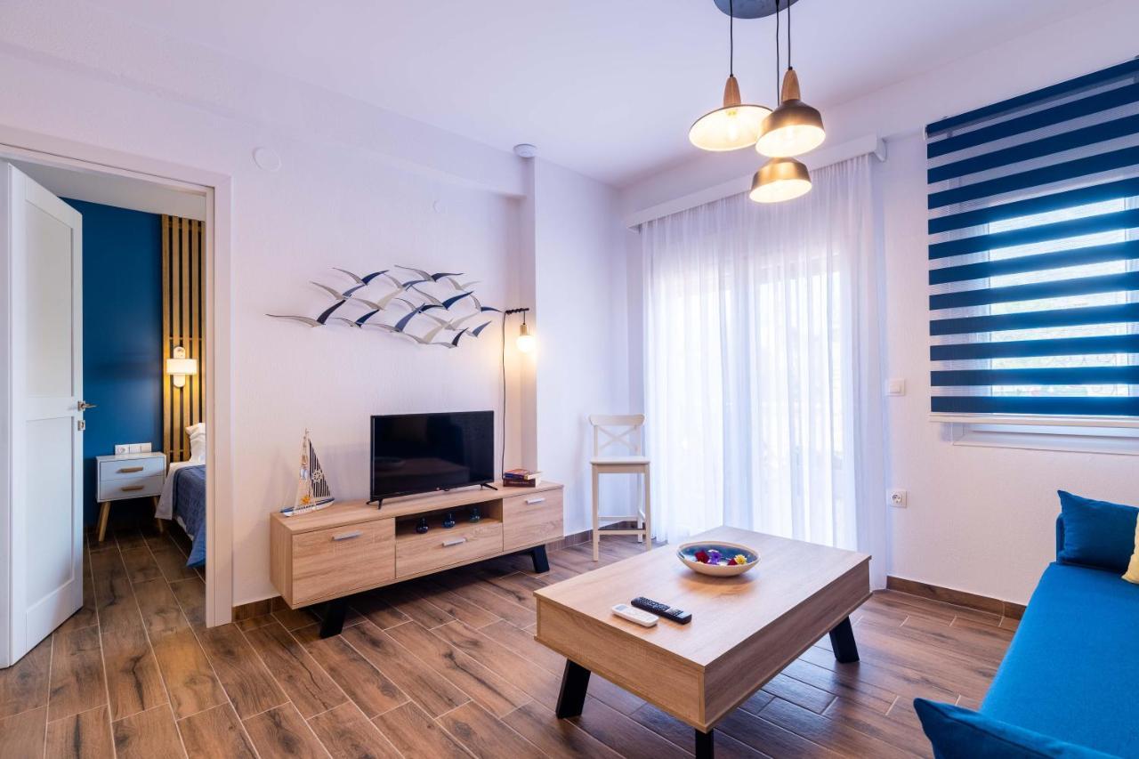 Elvis Nest Apartment Nea Moudania Exterior photo