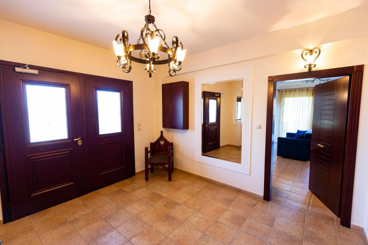 Elvis Nest Apartment Nea Moudania Exterior photo